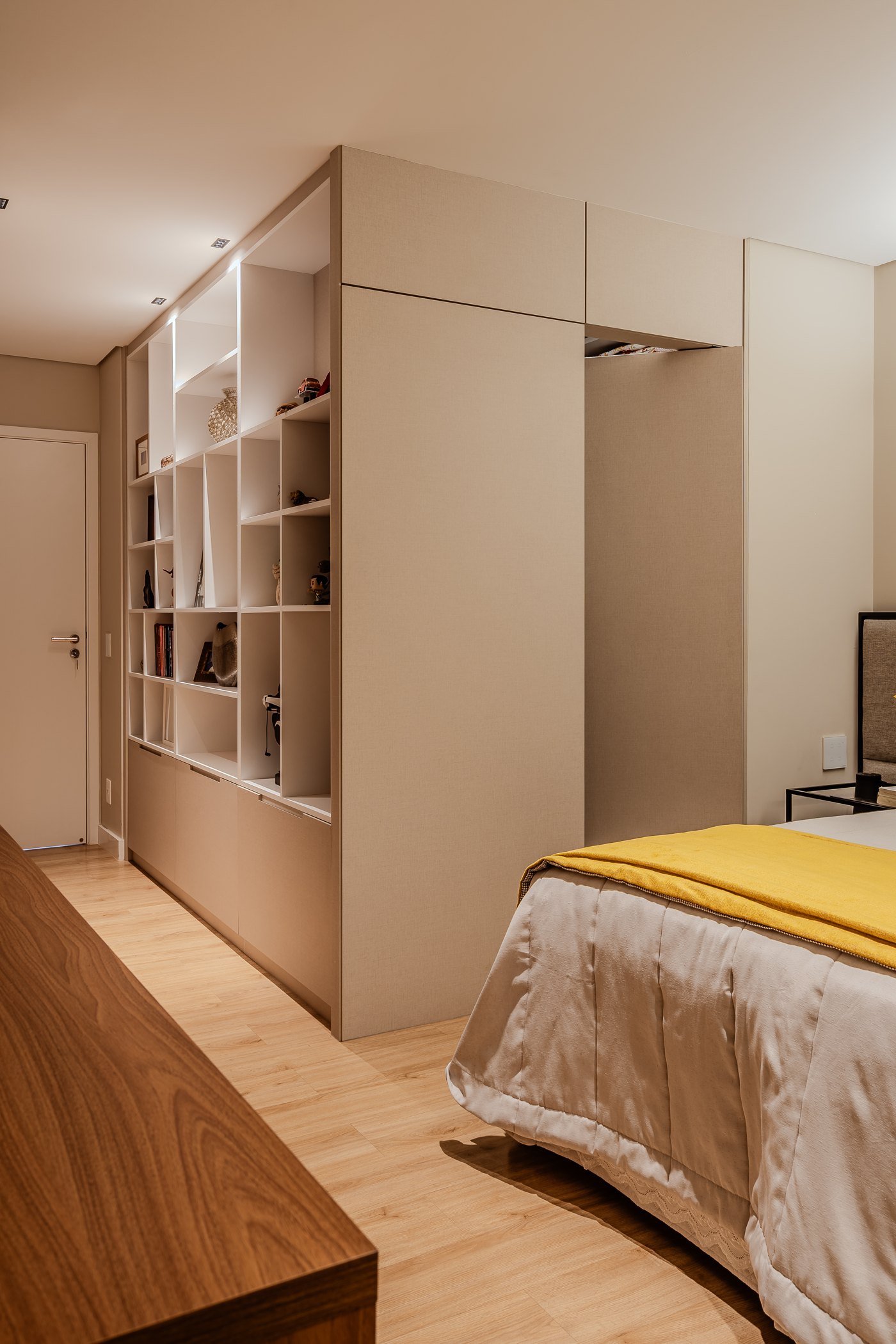 Armário planejado integrado ao quarto
